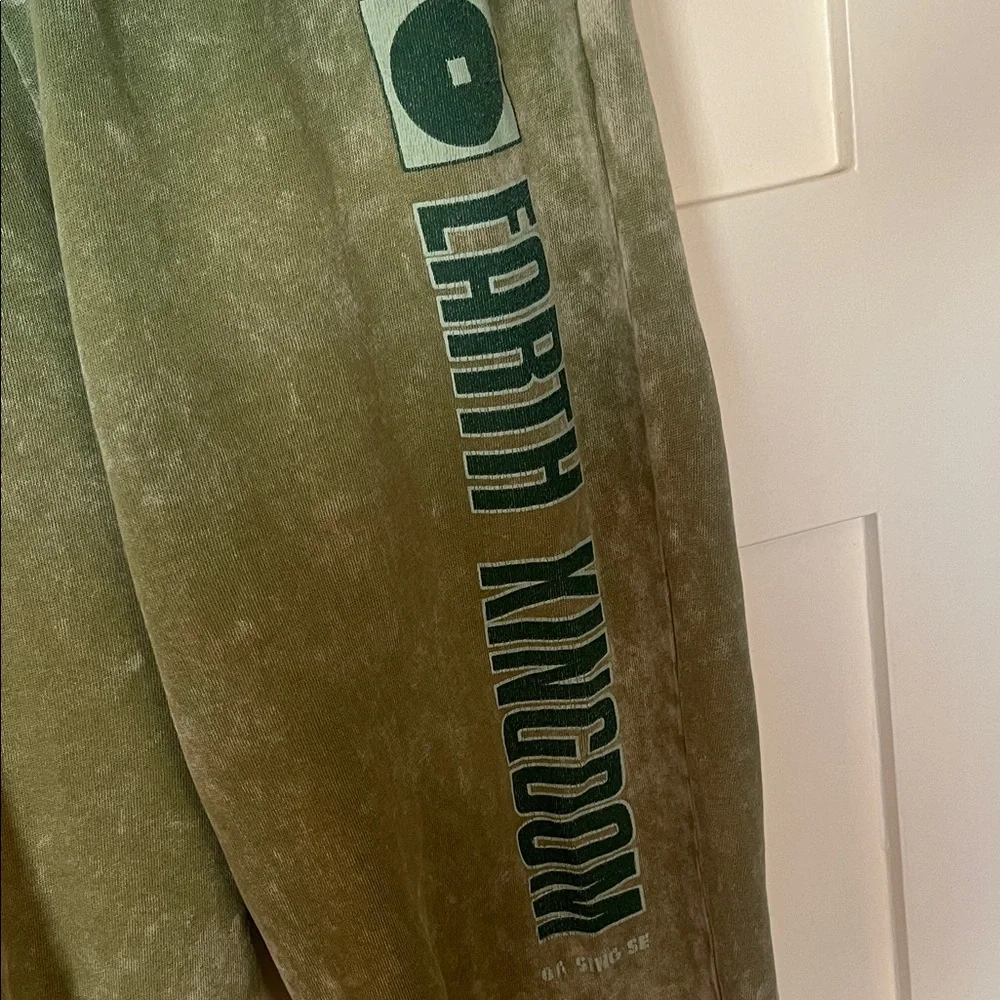 3 Avatar Sweatpants! Air Nomads, Fire Nation, and Earth Kingdom. - Picture 5 of 5
